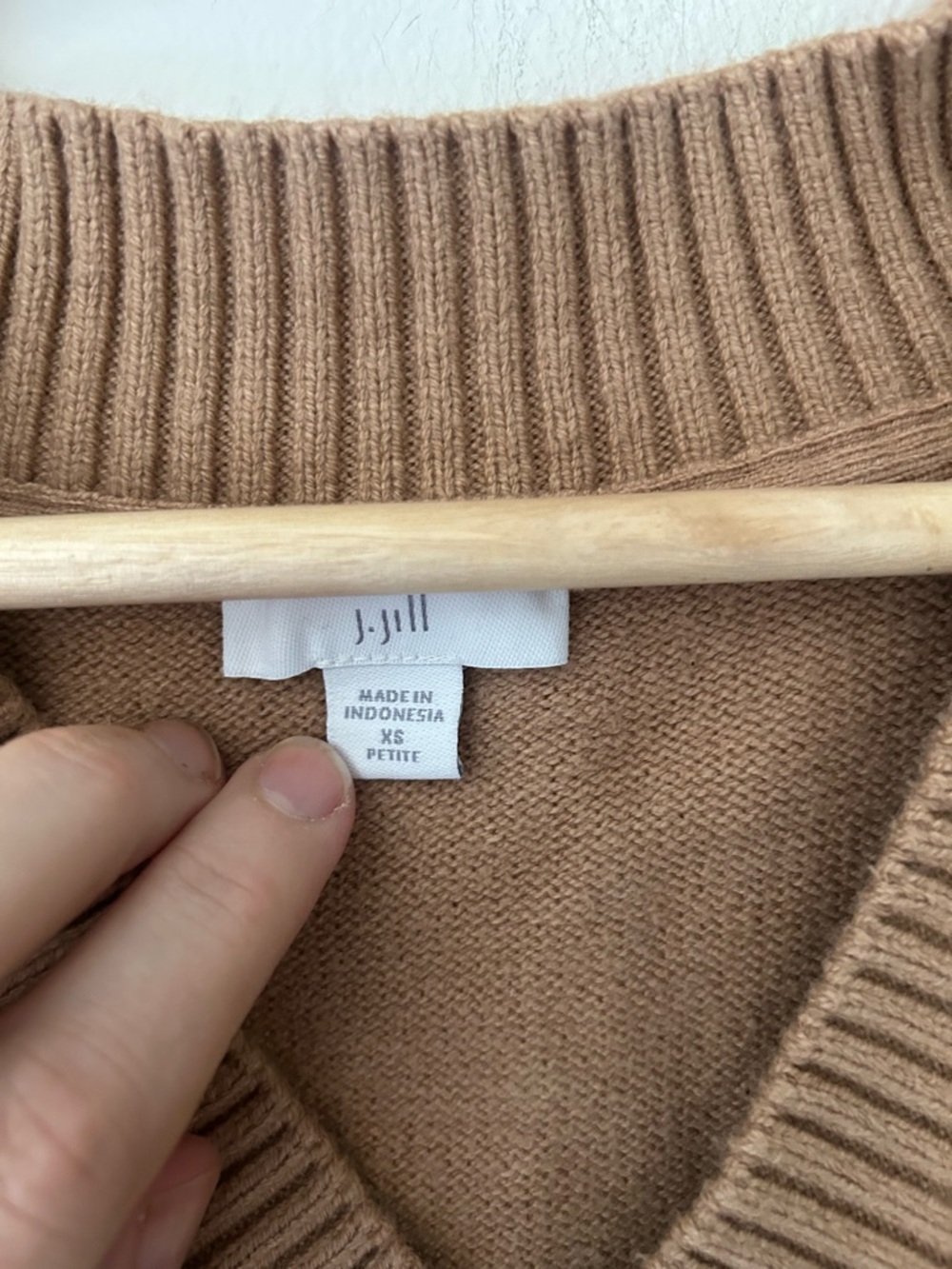 J. Jill XS Petite Camel Tan Sleeveless Sweater Vest V-Neck Button Side Knit Top - Picture 2 of 6